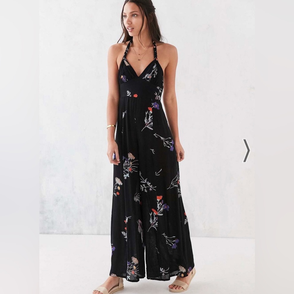 Urban outfitters nwt brandy blue floral halter neck wide leg jumpsuit size 4